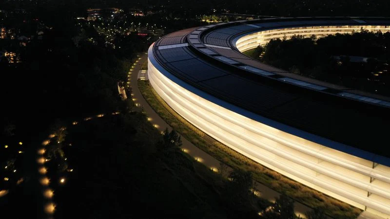 apple-park-at-night-1.webp