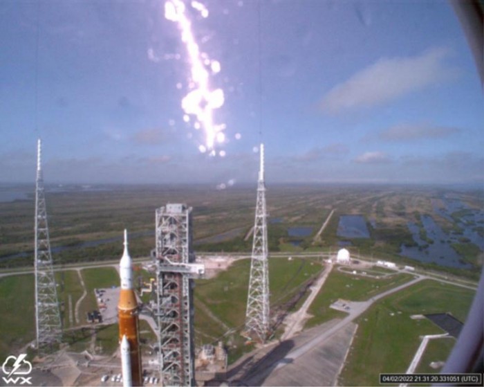 Lightning-Strike-Artemis-I-at-Pad-39B.jpg