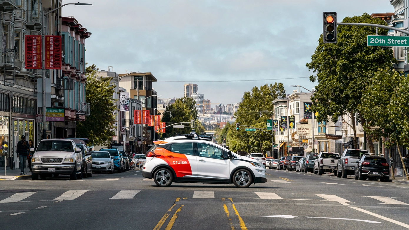 Cruise-car-in-San-Francisco-streets.webp