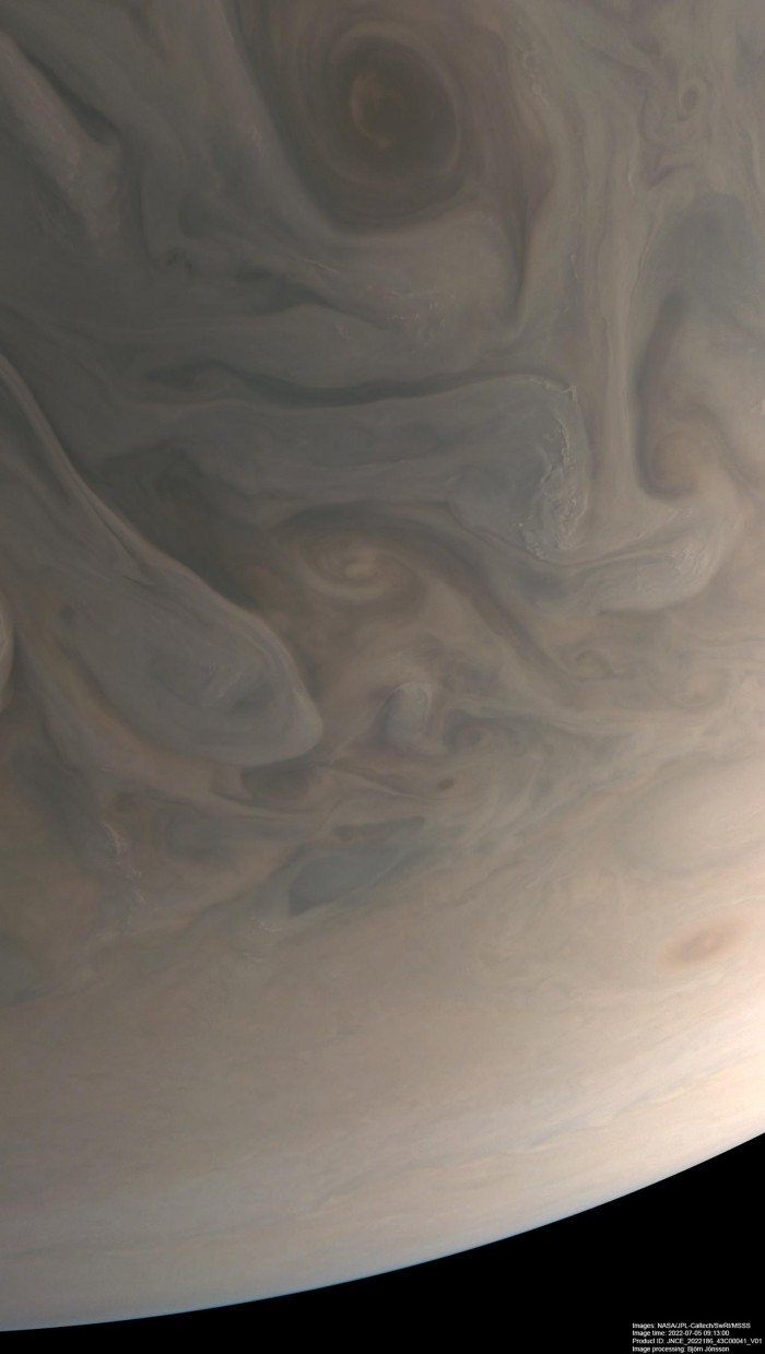 Jupiters-Complex-Colors.jpg