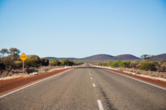 1599px-Gone_Driveabout_25,_Great_Northern_Highway_near_Payne's_Find,_Western_Australia,_25_Oct._2010_-_Flickr_-_PhillipC.jpg