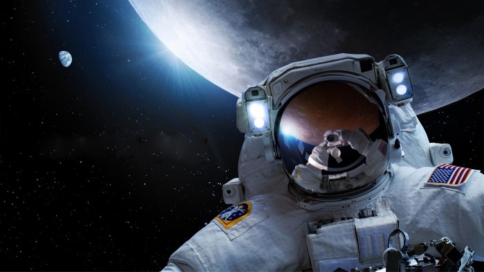 Astronaut-Space-Selfie.jpg