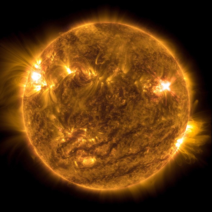 NASA-SDO-Solar-Flare-October-2022.jpg