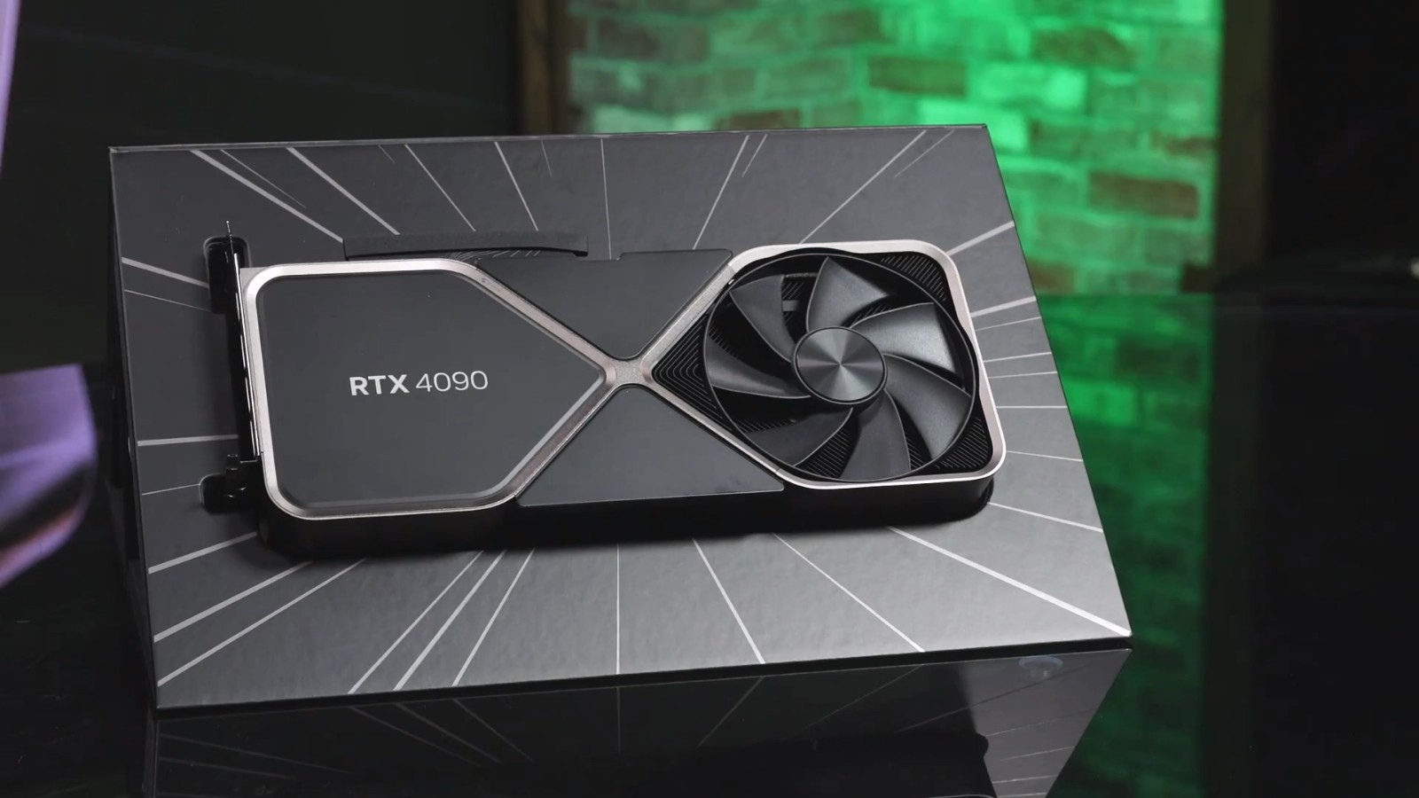 RTX 4090公版显卡开箱视频 真的好大