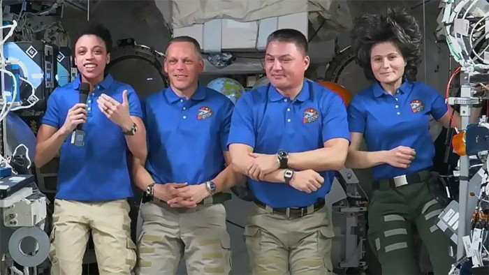 Astronauts-Jessica-Watkins-Bob-Hines-Kjell-Lindgren-Samantha-Cristoforetti-Talk-to-Journalists.jpg