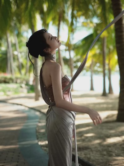 张慧雯｜海边抹胸美出新高度 - 图片 1