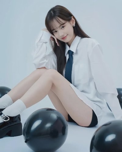 美女白衬衫杀！黑短裤显腿长绝了 - 图片 4