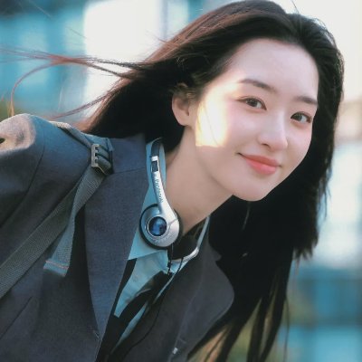 𝒘𝒆𝒄𝒉𝒂𝒕头像 || 邓恩熙 软糯香甜水蜜桃 - 图片 5