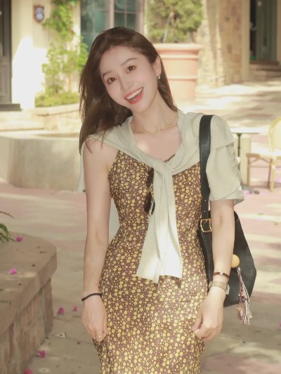 旅游穿碎花裙拍照，10个拍照姿势，漂亮气质又清新，浪漫惬意又迷人显身材 - 图片 1