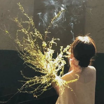 We Chat丨氛围感不露脸的女生头像 - 图片 1
