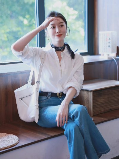穿牛仔裤拍照，10个拍照姿势，漂亮气质又显身材，浪漫复古又松弛出片 - 图片 3