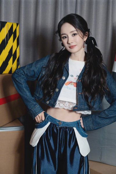 杨幂写真壁纸 - 图片 1