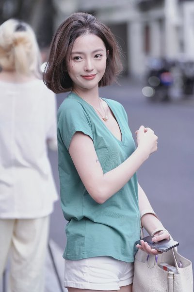 街边拍照，几个动作一学就会，松弛漂亮，一秒好看出片 - 图片 1
