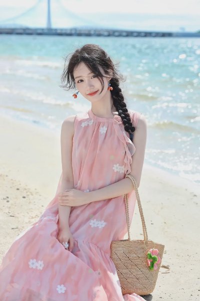 海边穿裙子拍照，这些动作姿势，漂亮气质又清新，浪漫甜美又好看出片 - 图片 4
