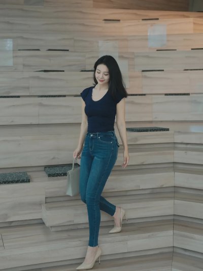 牛仔裤拍照，9个动作，松弛漂亮有气质，上镜好看身材好 - 图片 3