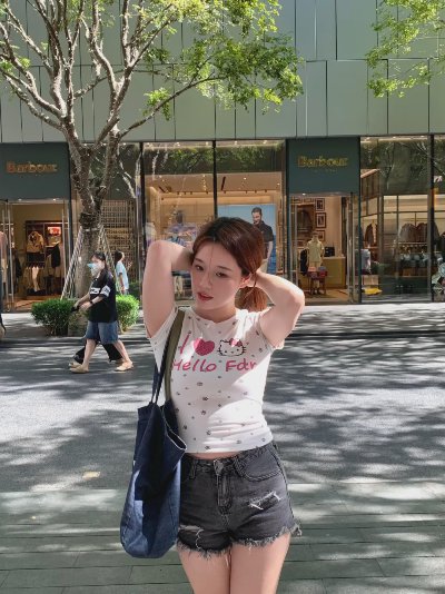 肉肉女生拍照，学会这样拍，大方自信，漂亮出片身材好 - 图片 3