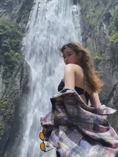 我宣布，这才是瀑布拍照天花板！8个动作，氛围和故事感拉满 - 图片 1