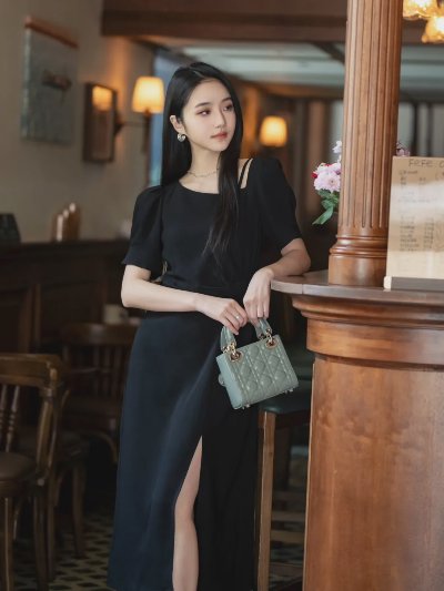 穿裙子拍照，这些动作姿势，漂亮气质又精致，高级复古显身材，轻松拿捏名媛风 - 图片 4