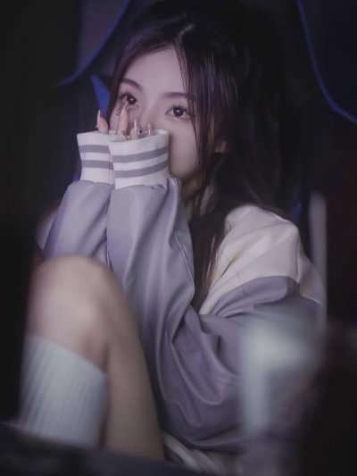 9个网吧拍照姿势，电竞网文女主既视感，氛围感太绝了，美到极致 - 图片 3