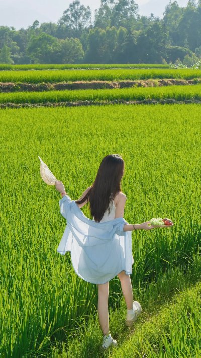 7 个姿势 + 构图技巧，拍出稻田里的清新感人像 - 图片 5