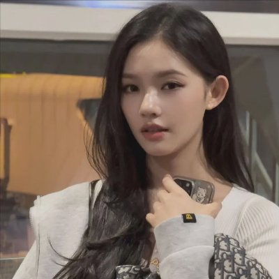 𝙒𝙚𝘾𝙝𝙖𝙩｜林允 - 图片 2
