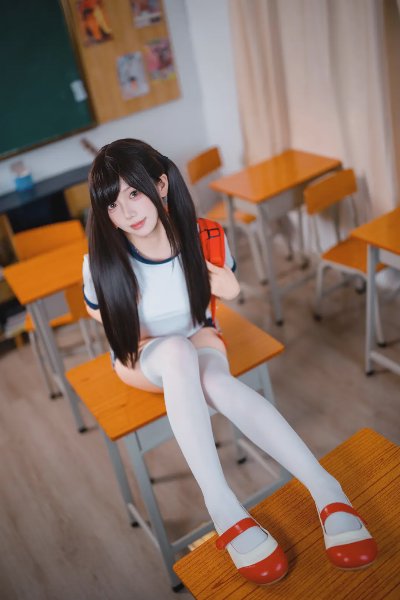 放课后双马尾白丝美腿写真 - 图片 3