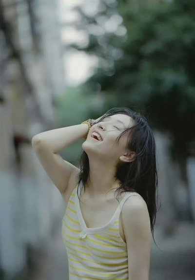 吴倩夏日写真 ​​​ - 图片 1