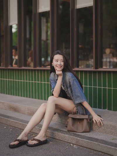 日常街拍出片攻略｜9个万能姿势+牛仔拍照，显高显瘦又有范儿！ - 图片 5