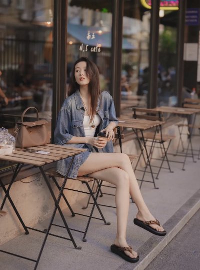 日常街拍出片攻略｜9个万能姿势+牛仔拍照，显高显瘦又有范儿！ - 图片 4