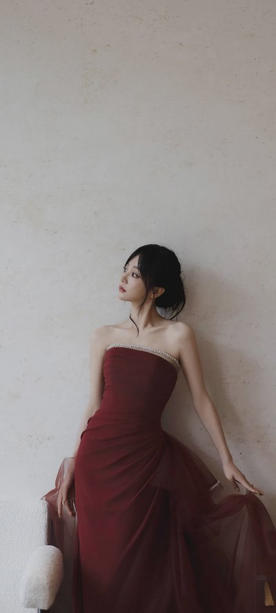 胡意旋 抹胸红色纱裙 - 图片 1