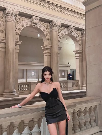 Jenny｜从斩女到不设限，多变风格里，衣服是旅行中最合拍的 “旅伴” - 图片 2