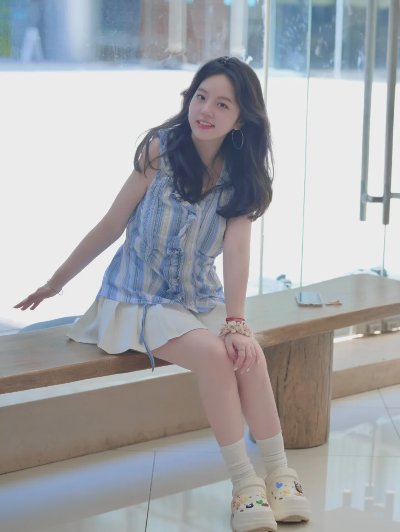 生动比漂亮更重要！8个甜妹拍照姿势，减龄又可爱，元气感满满 - 图片 1
