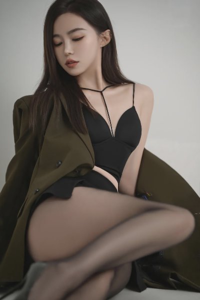 时尚超模极品黑丝美腿写真 - 图片 5