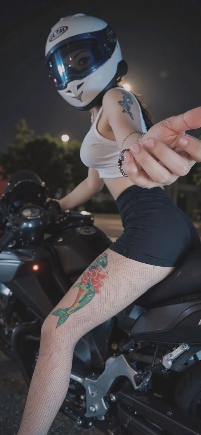 美女壁纸 || 夜黑有光*前行有路 相随有伴 - 图片 1
