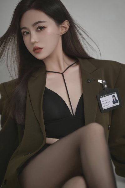 时尚超模极品黑丝美腿写真 - 图片 3