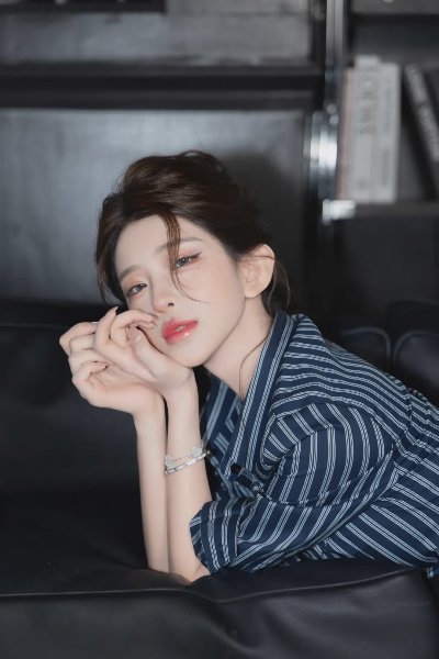绝美千金纤腰美腿玉足写真 - 图片 5