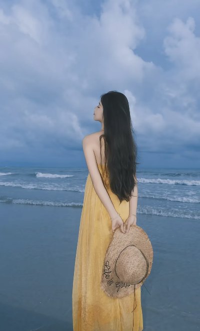 海边怎么拍出高级感？6个超出片的海边拍照姿势，简单易学还出片！ - 图片 4