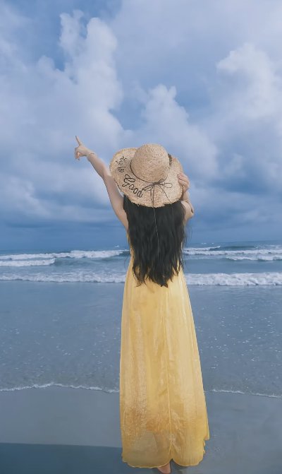 海边怎么拍出高级感？6个超出片的海边拍照姿势，简单易学还出片！ - 图片 3