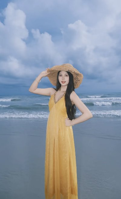 海边怎么拍出高级感？6个超出片的海边拍照姿势，简单易学还出片！ - 图片 5