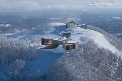 北海道 NOT A HOTEL，天空与雪山的交汇 - 图片 2