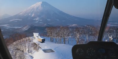 北海道 NOT A HOTEL，天空与雪山的交汇 - 图片 3