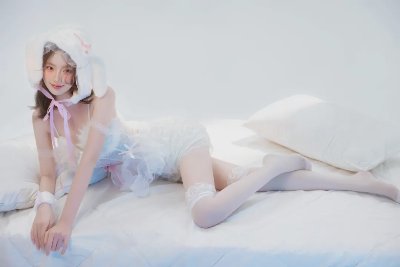 软萌兔系女友白蕾丝美腿写真 - 图片 2