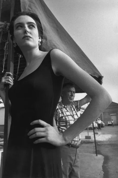 他将时尚带回自然场景，创造了与众不同的时尚摄影方式，摄影师Ferdinando Scianna - 图片 3