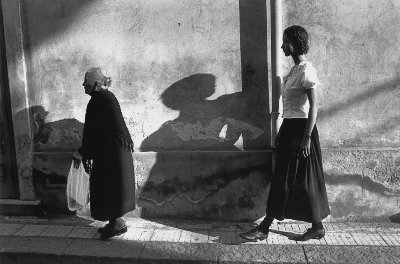 他将时尚带回自然场景，创造了与众不同的时尚摄影方式，摄影师Ferdinando Scianna - 图片 1