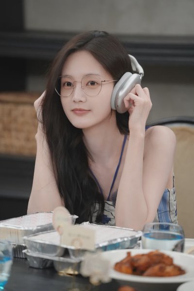 李一桐写真壁纸 - 图片 3