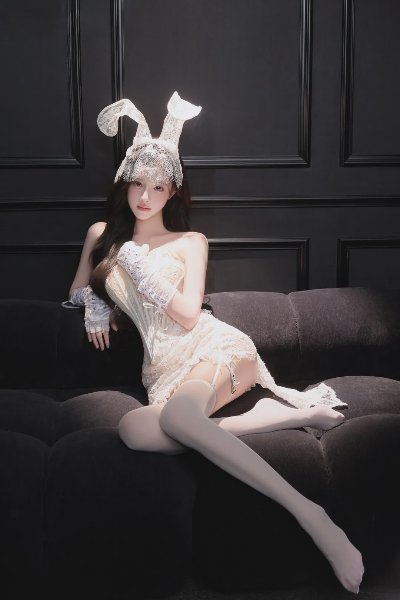 蕾丝兔兔纯欲白丝美腿写真 - 图片 1