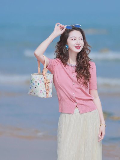 海边穿裙子拍照，9个姿势技巧，年轻又漂亮，上镜显气质 - 图片 5