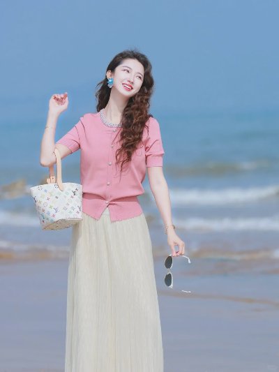 海边穿裙子拍照，9个姿势技巧，年轻又漂亮，上镜显气质 - 图片 4