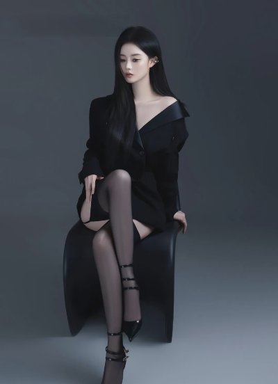 魅腰御姐吊带黑丝美腿写真 - 图片 1