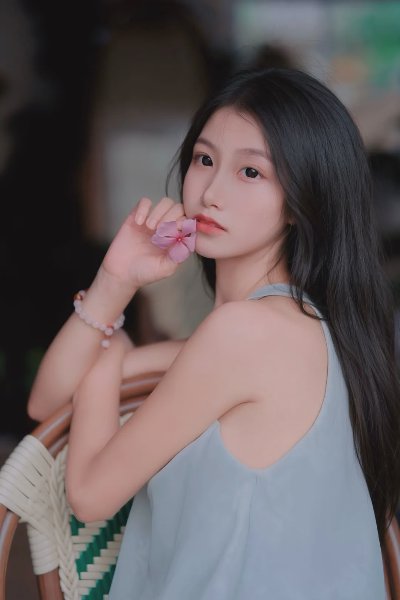 清凉少女泳池美腿玉足写真 - 图片 1